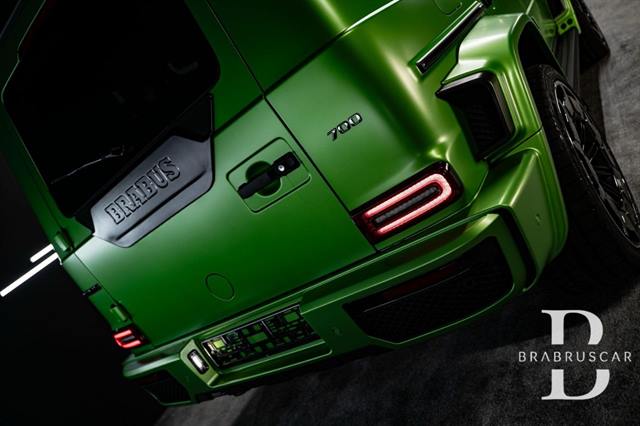 Задние фонари и карбоновая накладка Brabus